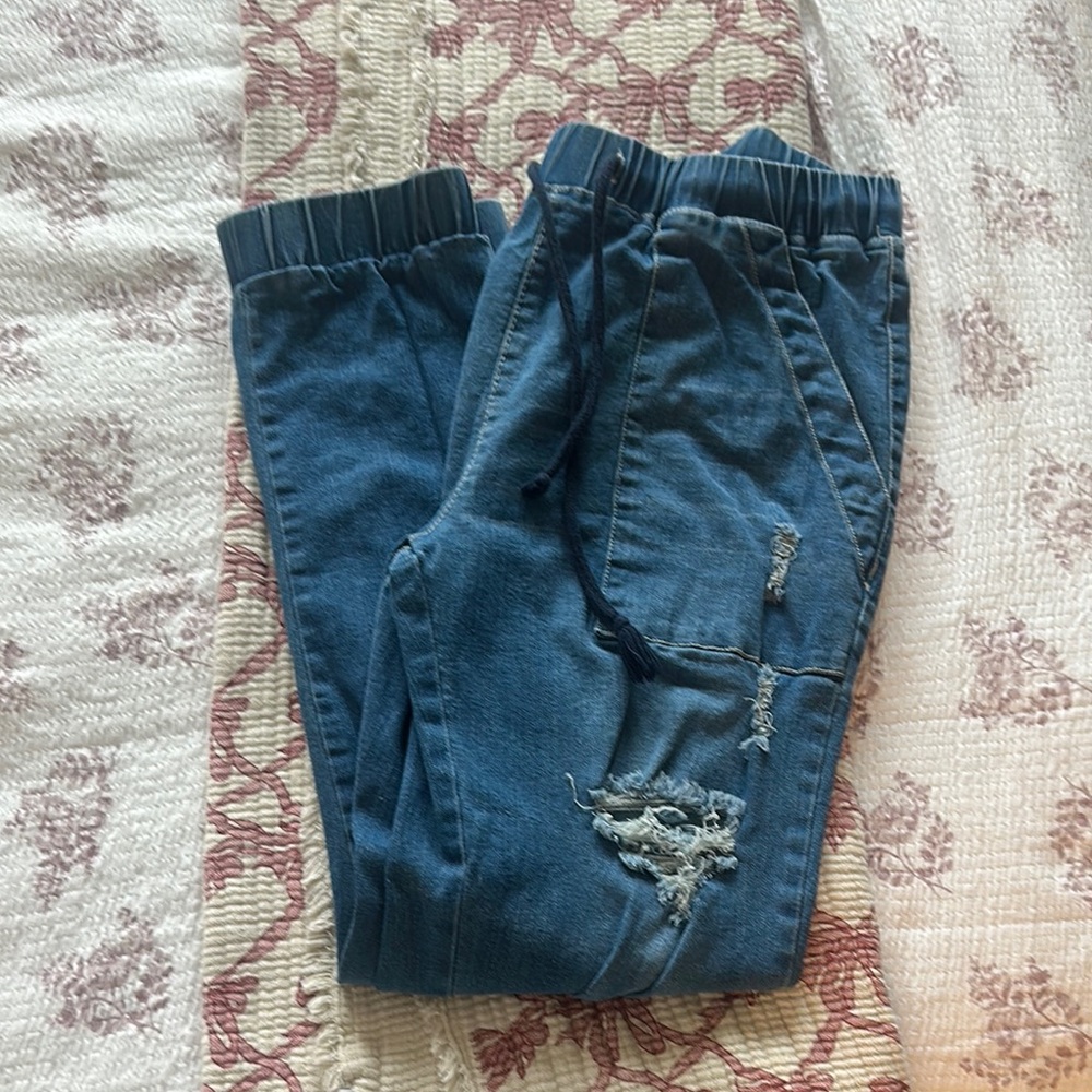 MOMMY JEANS